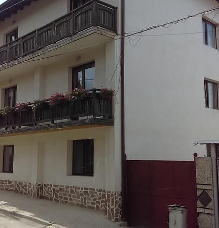 Djolevi Guesthouse Dobrinishte Exterior photo