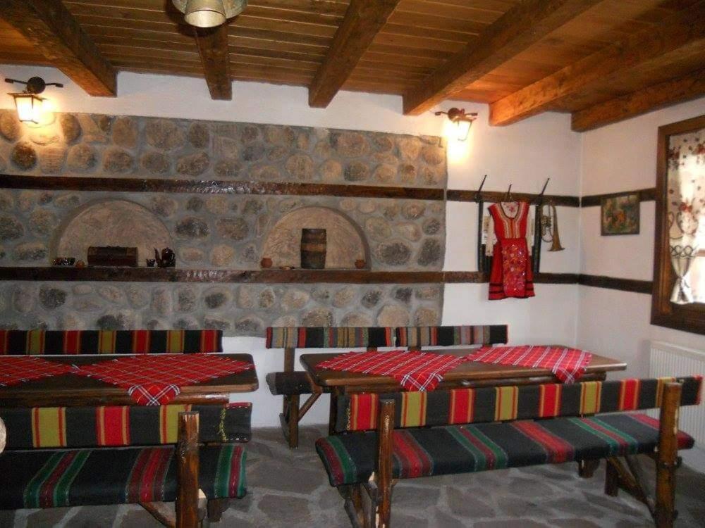 Djolevi Guesthouse Dobrinishte Exterior photo